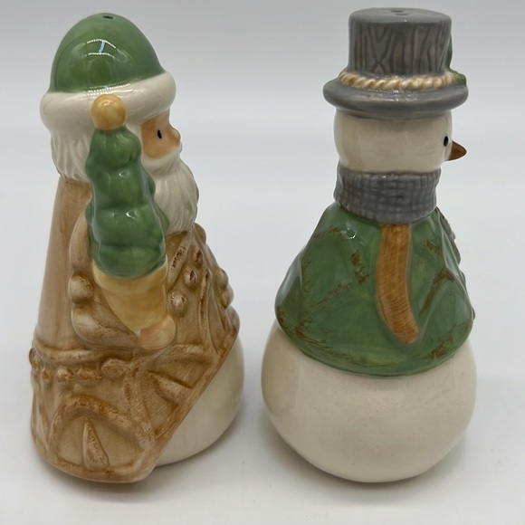 Fitz and Floyd Christmas Salt and Pepper Shakers - Picture 4 of 6